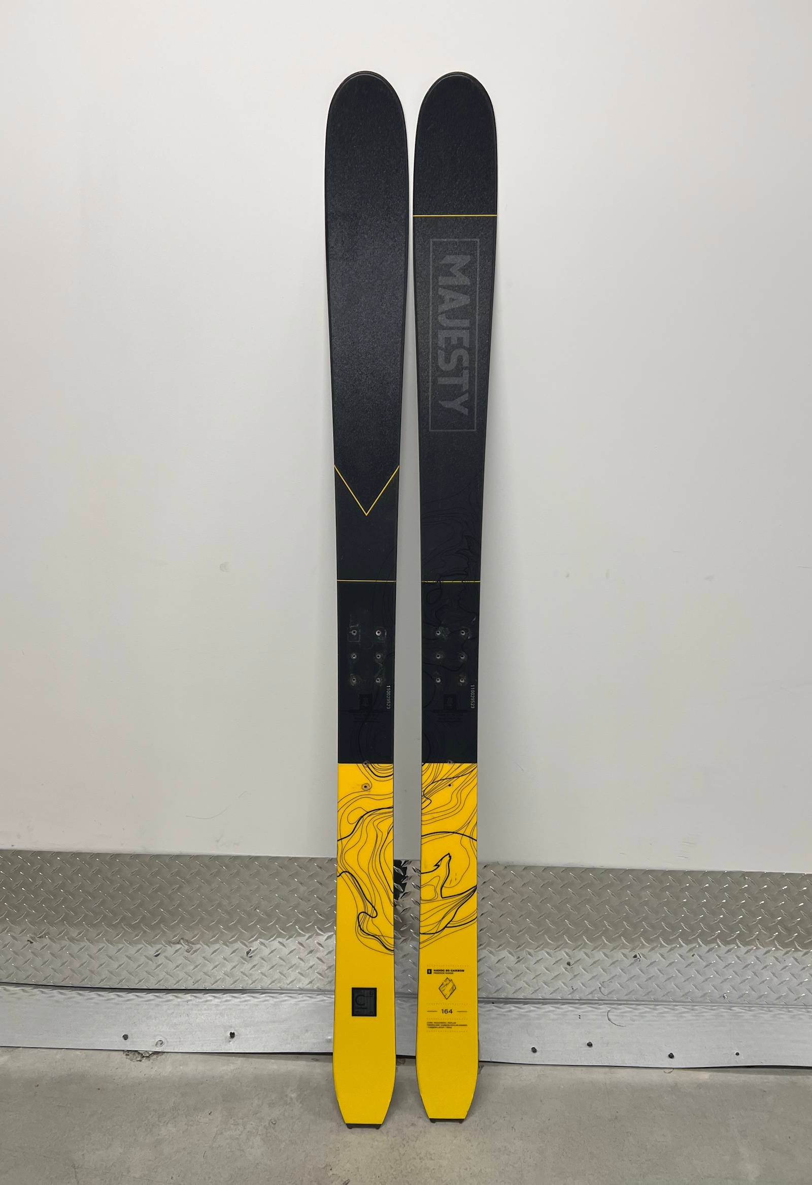 MAJESTY Havoc 90 Carbon 164 cm Demo Skis – bindings removed