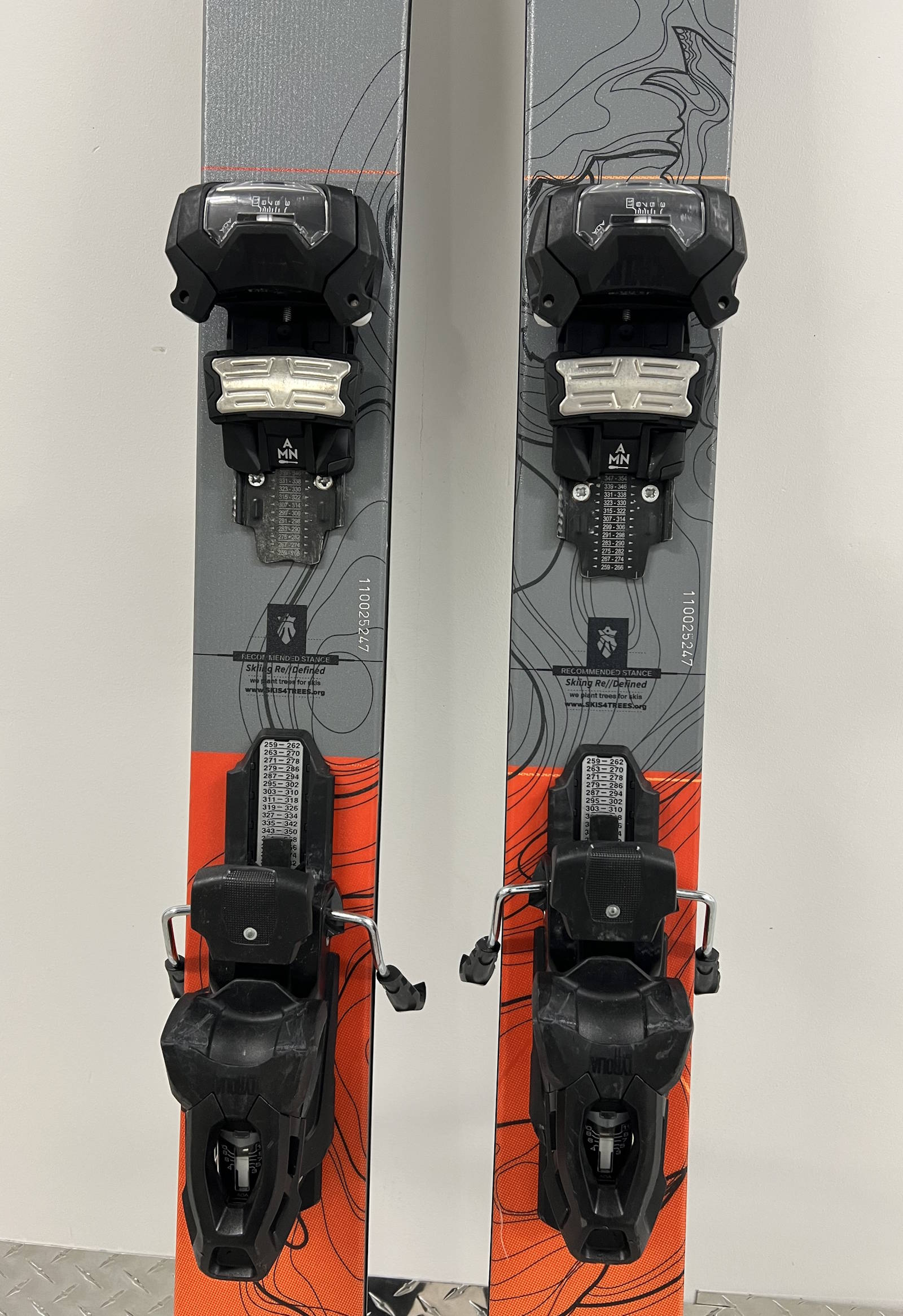 MAJESTY Havoc 100 Ti 182 cm Demo Skis – gently used