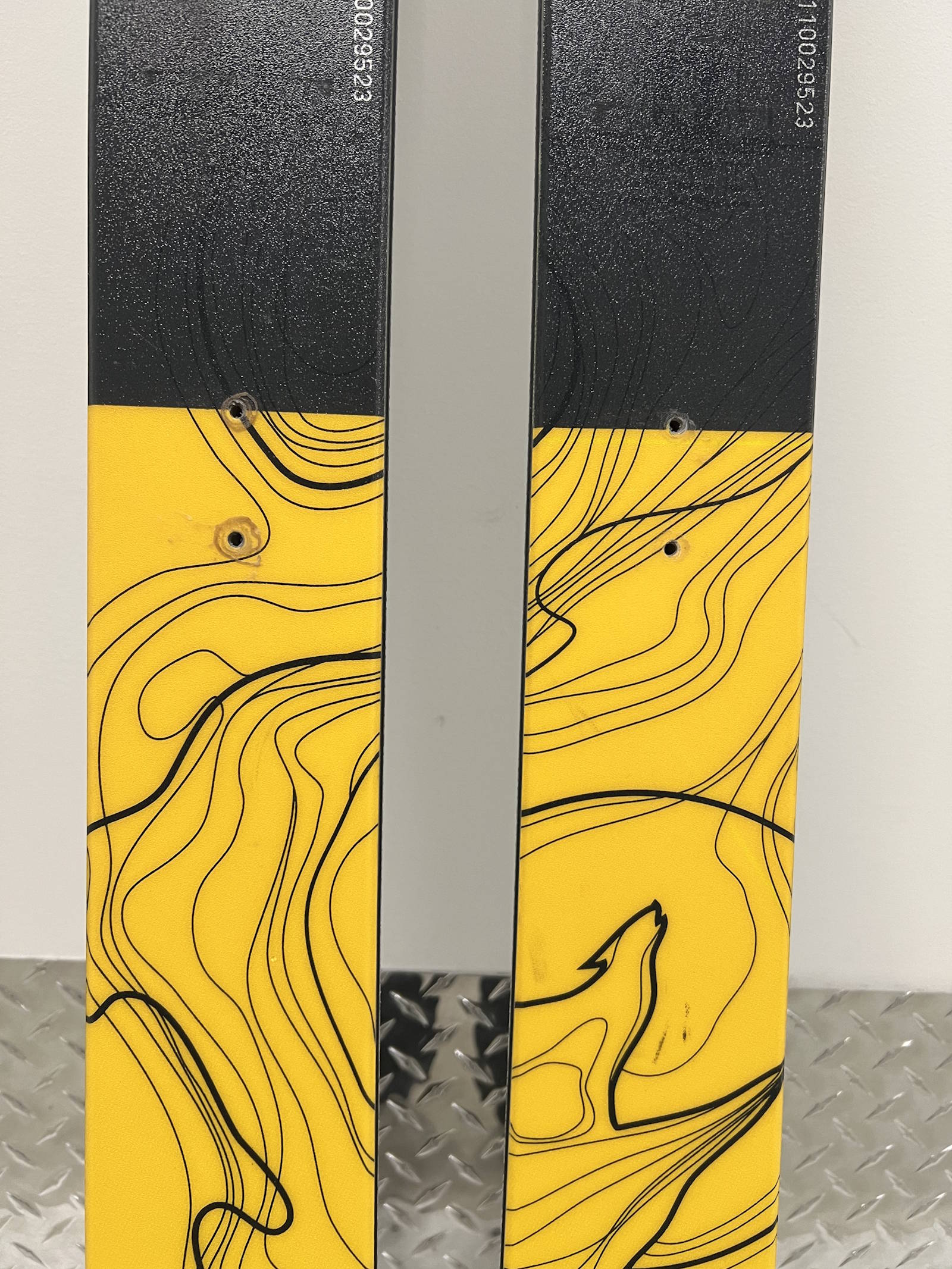 MAJESTY Havoc 90 Carbon 164 cm Demo Skis – bindings removed