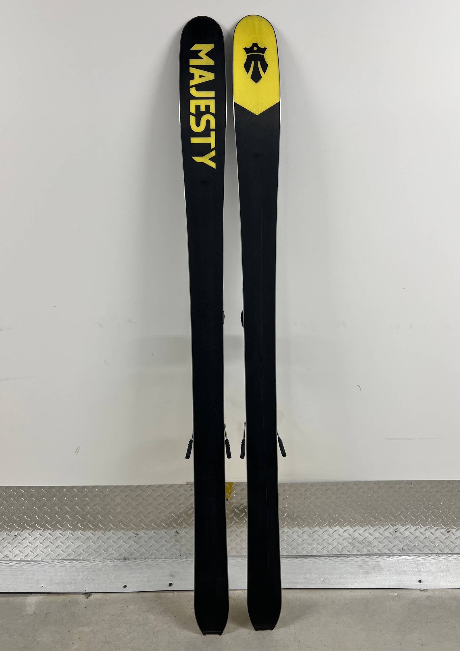 MAJESTY Havoc 90 Carbon 178 cm Demo Skis – gently used - Majesty Skis | USA