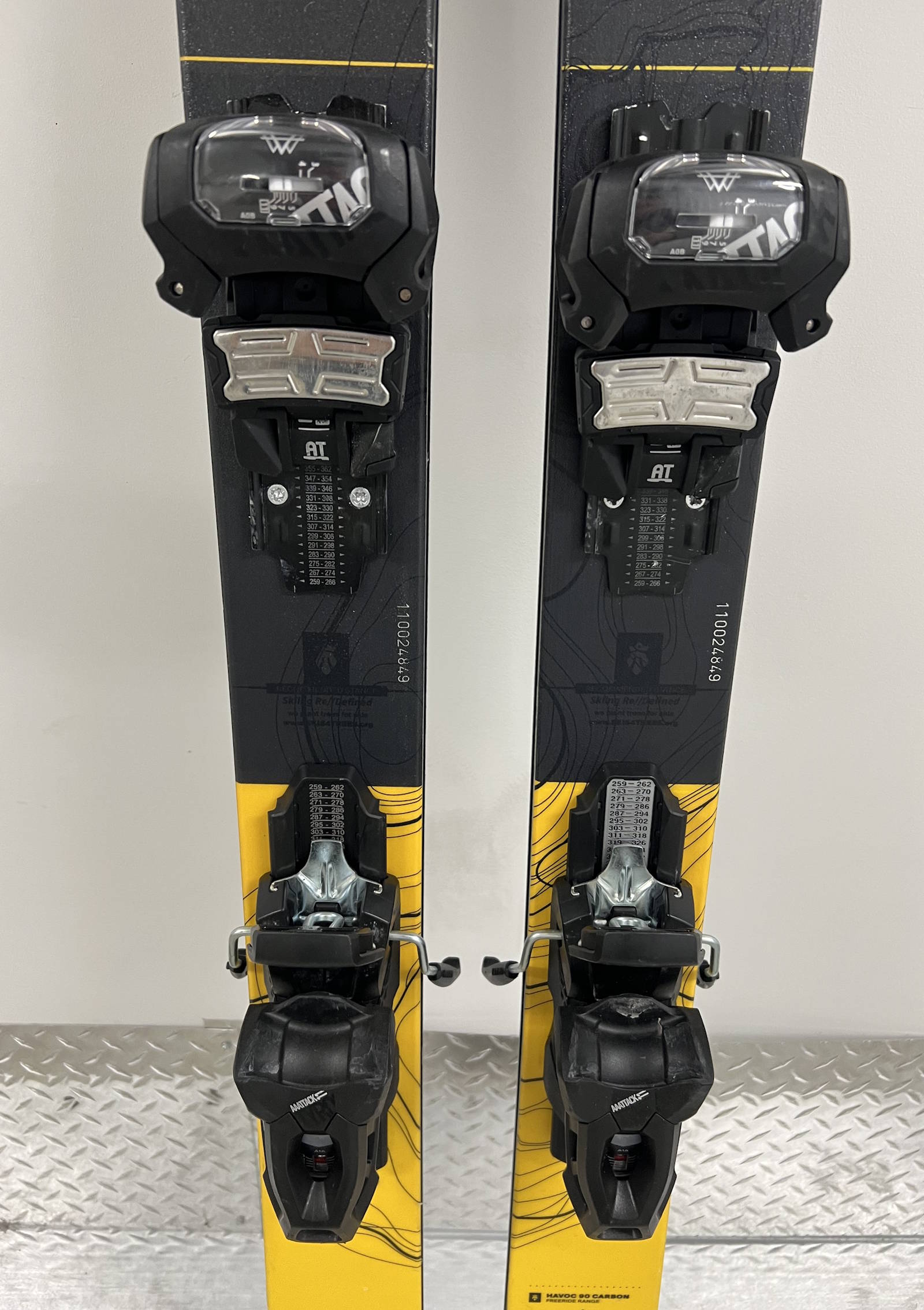 MAJESTY Havoc 90 Carbon 178 cm Demo Skis – gently used - Majesty Skis | USA