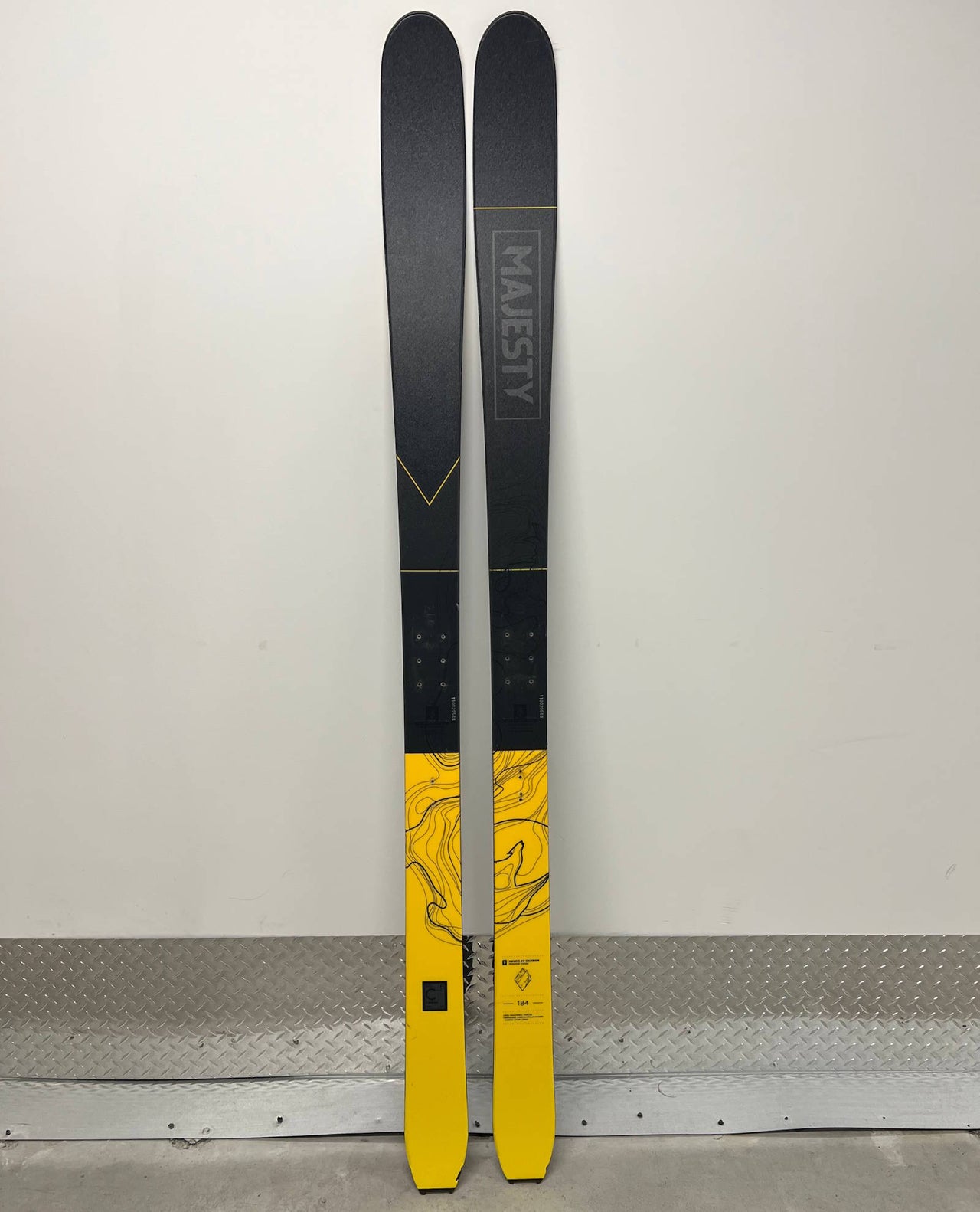 MAJESTY Havoc 90 Carbon Demo Skis – bindings removed