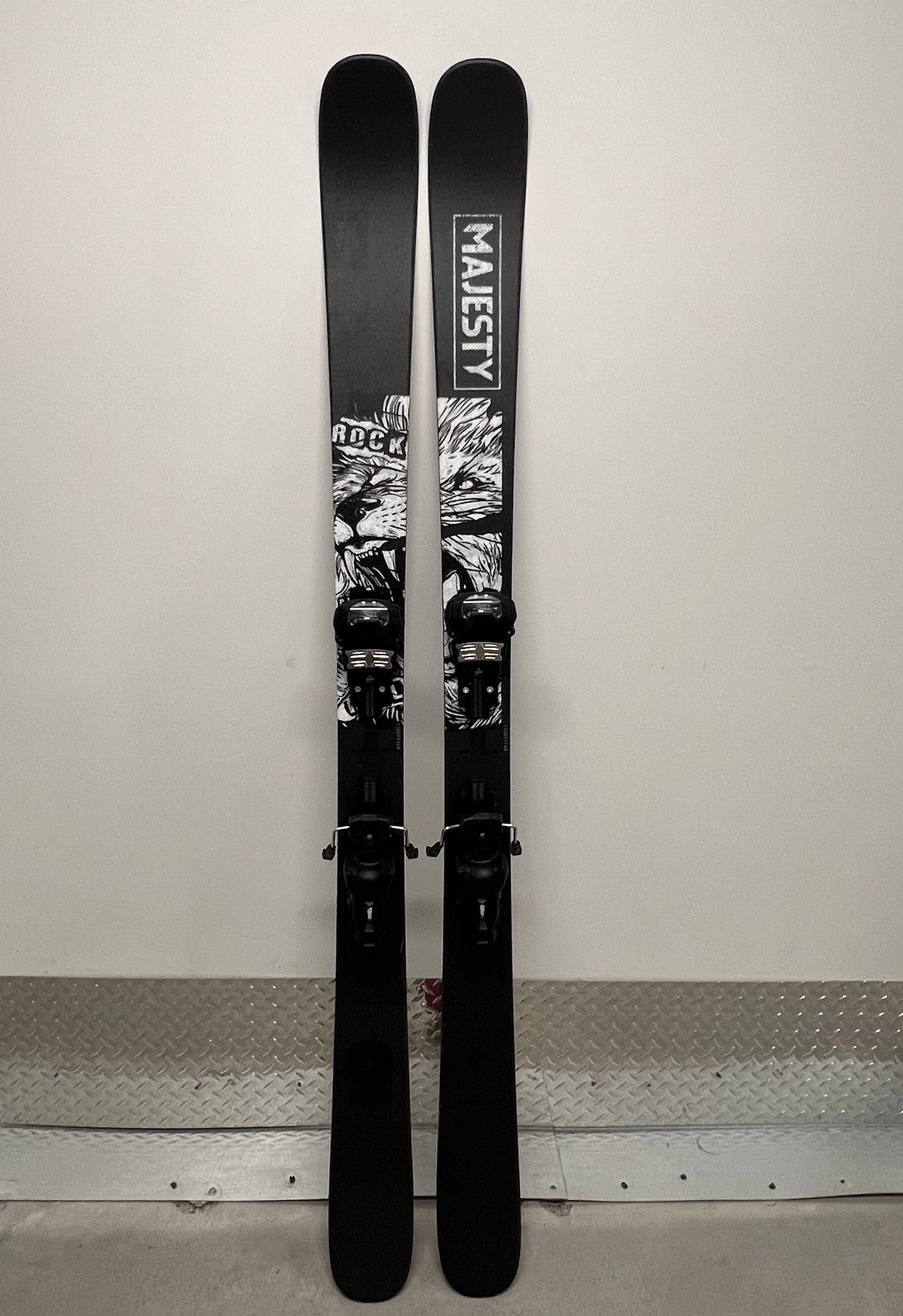 MAJESTY Vandal Demo Skis – gently used