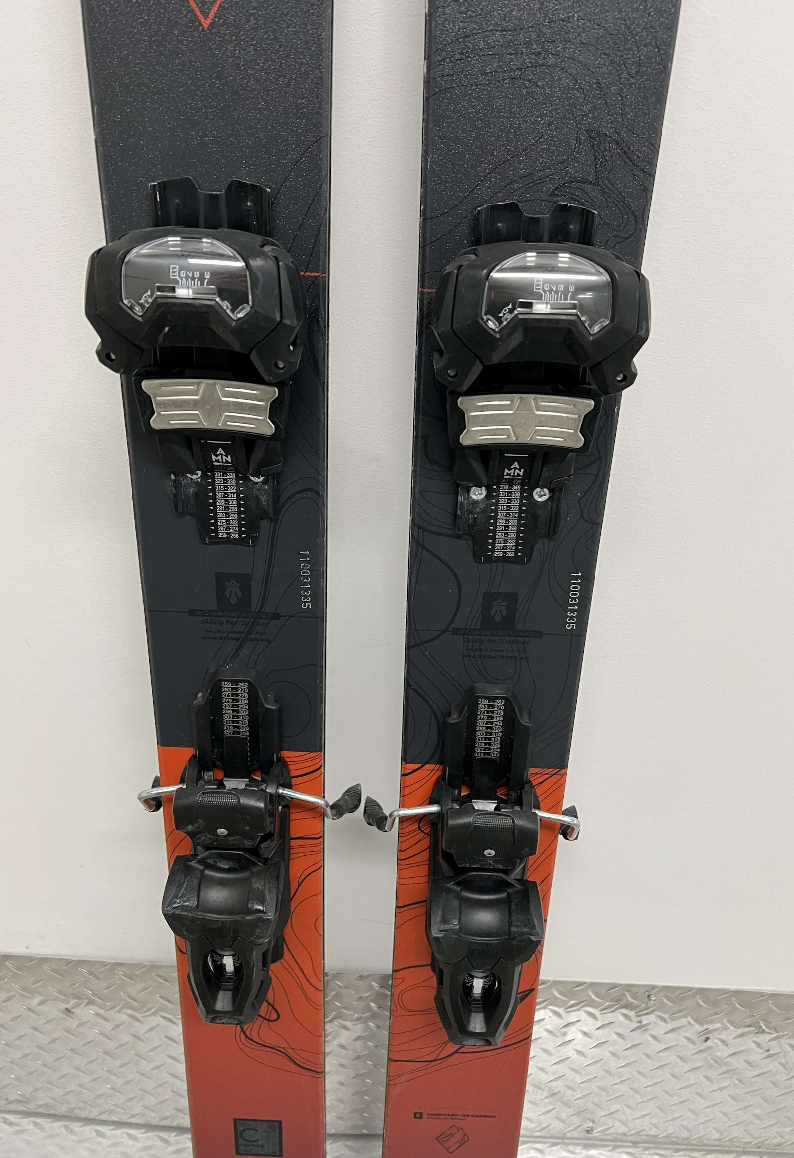 MAJESTY Vanguard 108 Carbon | 180 cm Demo Skis | Gently Used