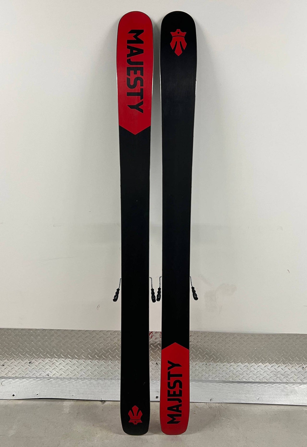 MAJESTY Vanguard 118 Carbon 182 cm Demo Skis – gently used