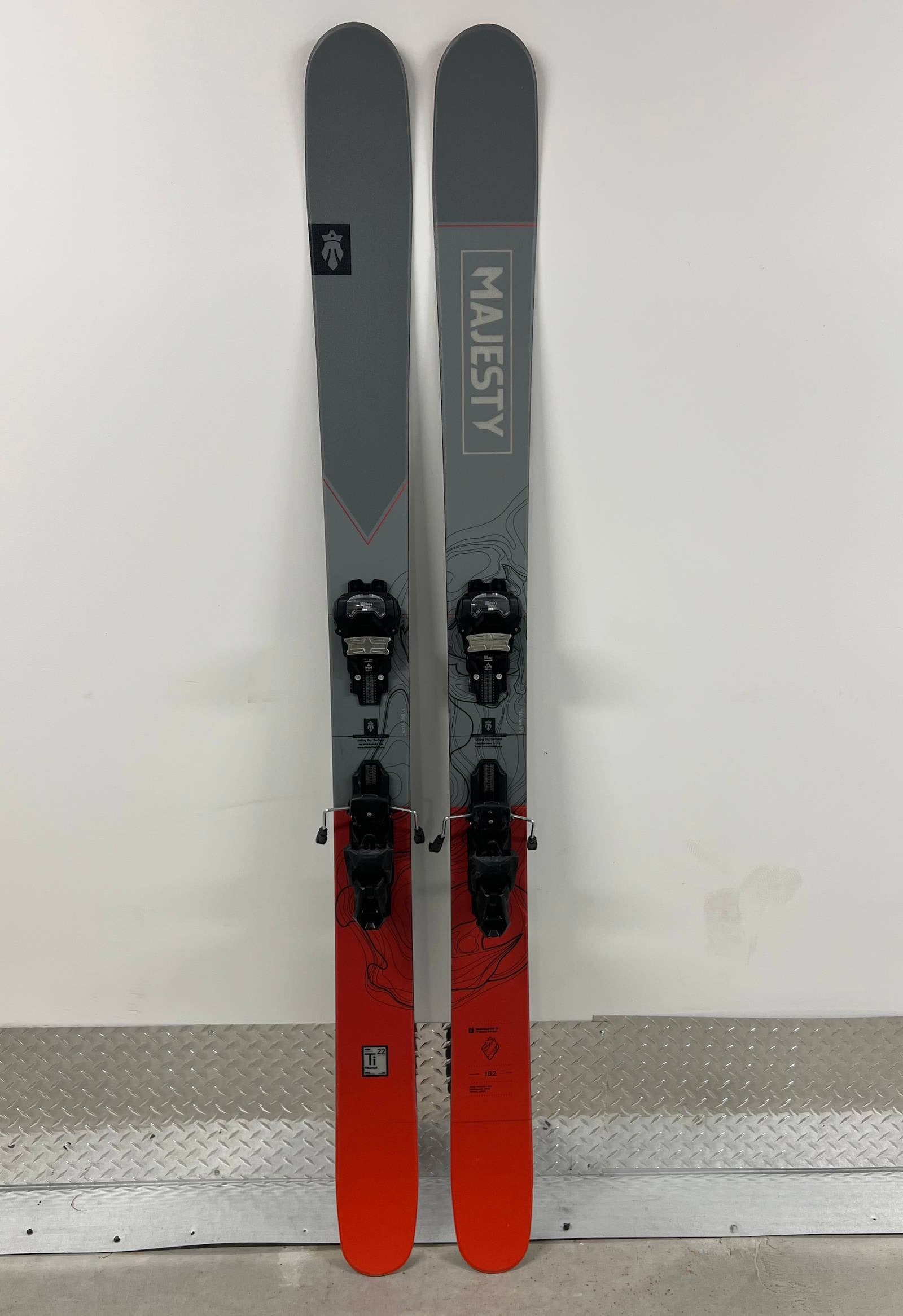 MAJESTY Vanguard 118 Ti 182 cm Demo Skis – gently used - Majesty Skis | USA